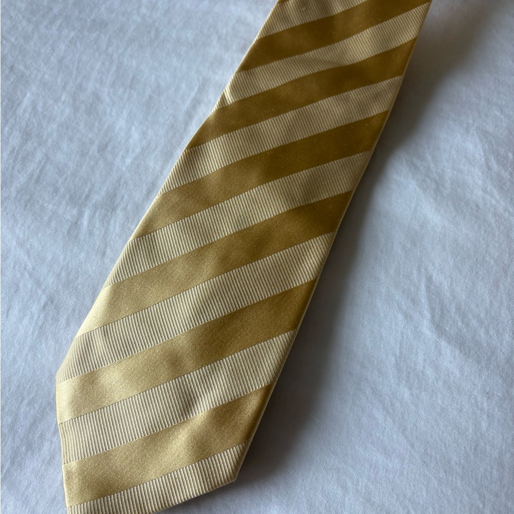 Henry Jacobson Men's Gold and Cream Striped Tie 100% silk